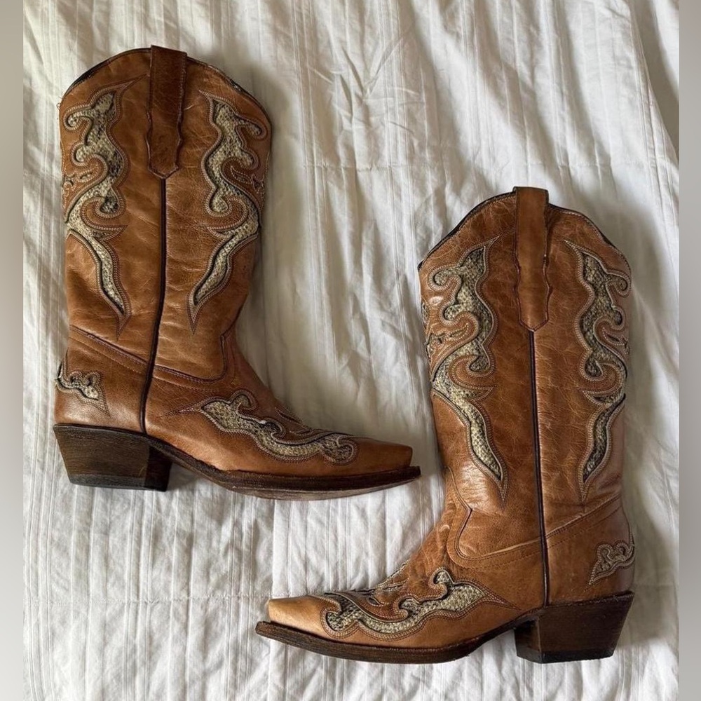 Brown Western Cowboy Boots with Embroidery